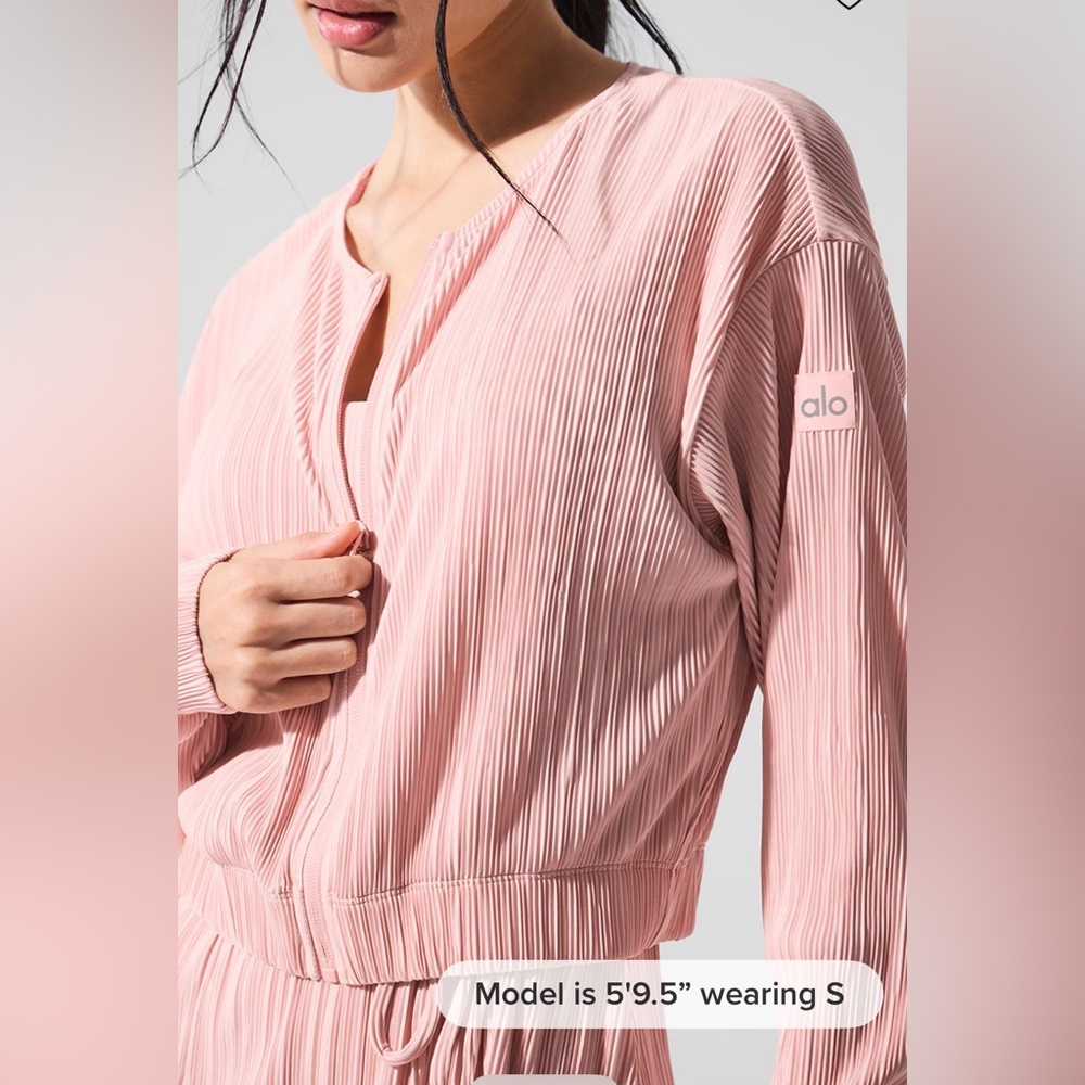 Alo- Cropped Micro Plisse Jacket - Pink Quartz